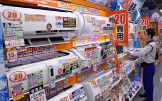 猛暑の影響でエアコンの販売が伸びた（東京都千代田区のヨドバシカメラマルチメディアAkiba）