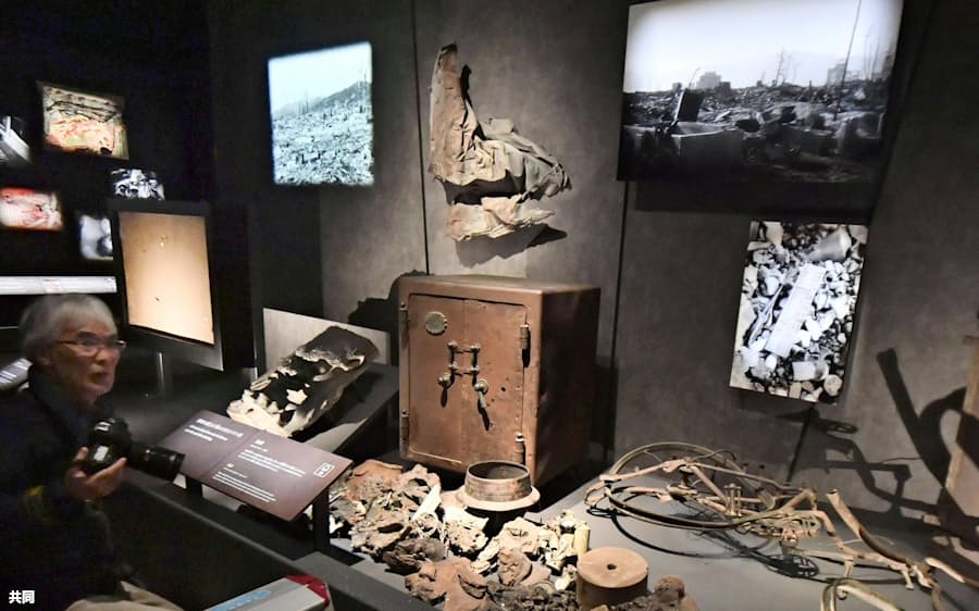 原爆資料館本館内部を公開 広島 25日再オープン 日本経済新聞