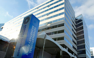 米中などが地政学的に対立するなか、データ規制でIMFのような国際組織を設立するのは容易ではない=ロイター 米中などが地政学的に対立するなか、データ規制でIMFのような国際組織を設立するのは容易ではない=ロイター