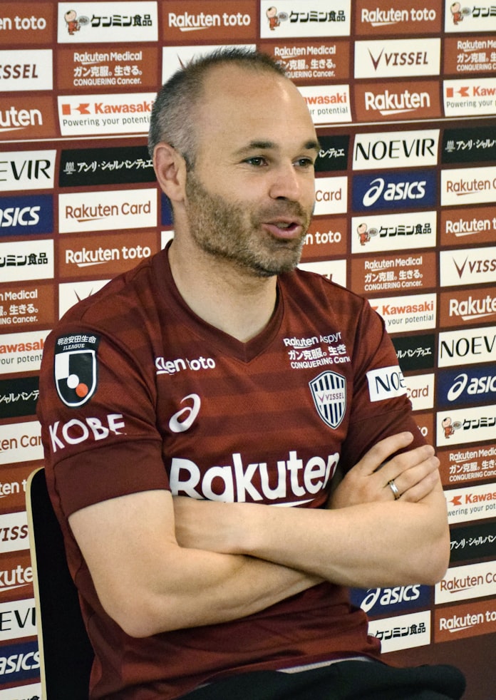 イニエスタ 神戸の新主将 大きな誇り バルサ戦へ意欲 日本経済新聞