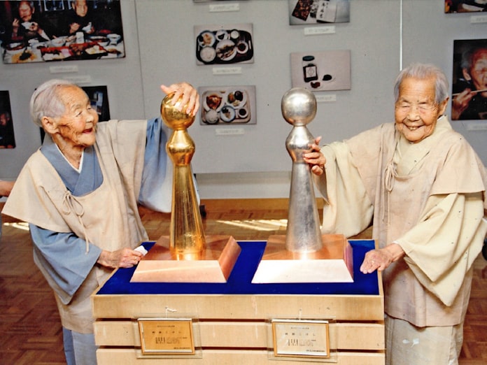 1億円 ゆるキャラ 寄付 迷走の地方創生 平成って 日本経済新聞