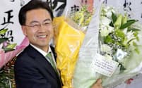 福井県知事選では「幸福度日本一の実感がない」と訴えた新人が現職を破った=共同