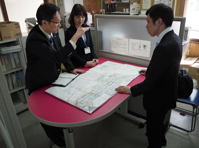 北海道江別市 立ち会議 で働き方改革 日本経済新聞