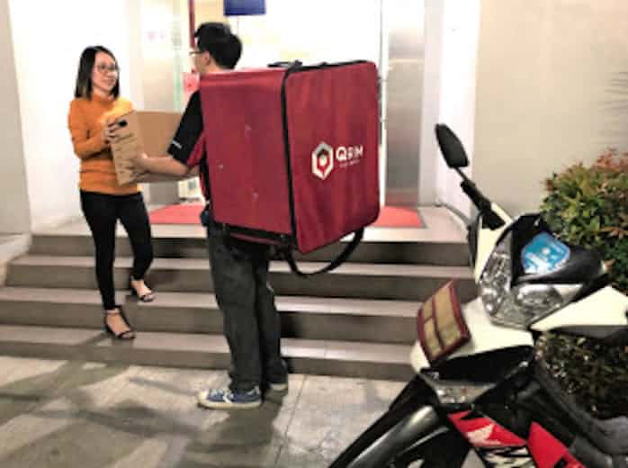 住商 インドネシアの宅配でグラブと提携 日本経済新聞