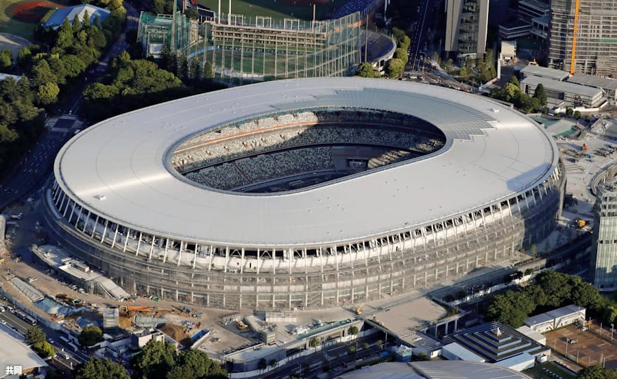 新国立競技場の屋根完成 最難関工事 無事終了 日本経済新聞