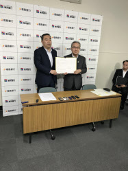 東邦銀と福島銀 平日日中の出金無料 Atm相互開放 日本経済新聞