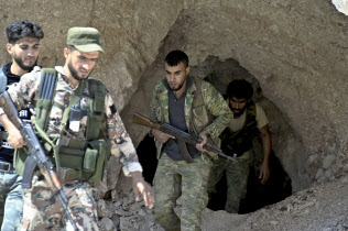 シリア北西部は反体制派の最後の拠点となっている(18年9月)=AP シリア北西部は反体制派の最後の拠点となっている(18年9月)=AP