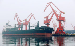 中国の米国債保有は、中国の対米貿易と密接に結びついている=ロイター 中国の米国債保有は、中国の対米貿易と密接に結びついている=ロイター