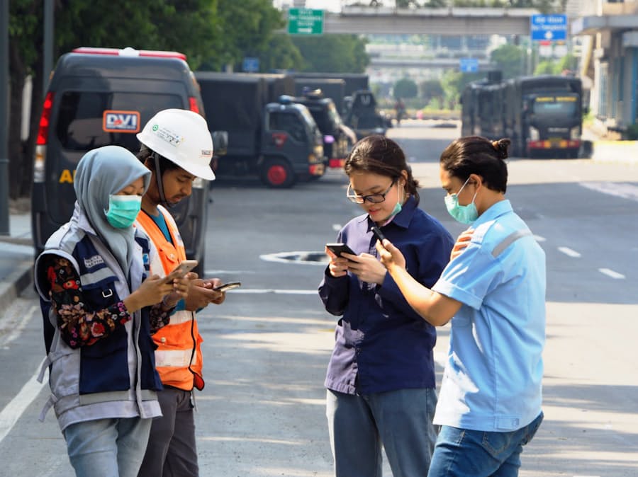 インドネシア 対話アプリ利用を一部制限 デモ拡大警戒 日本経済新聞