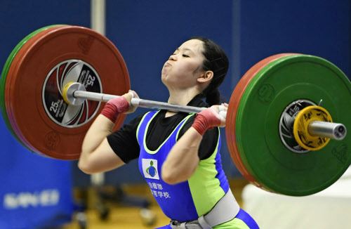 糸数加奈子 八木かなえら優勝 全日本重量挙げ 日本経済新聞