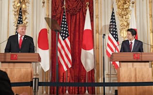 共同記者会見をするトランプ米大統領と安倍首相（5月27日、東京・元赤坂の迎賓館）