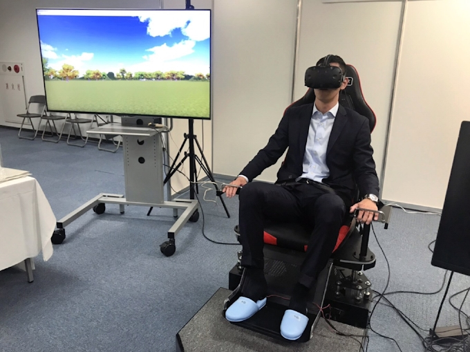 座ったままvr空間歩く Nttが技術開発 日本経済新聞