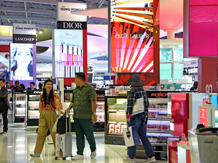 バンコクの空港免税店 キングパワーが継続へ 日本経済新聞 バンコクの空港免税店 キングパワーが継続へ 日本経済新聞
