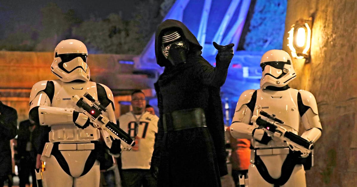 スター ウォーズ エリアが開業 米ディズニーランド 日本経済新聞 スター ウォーズ エリアが開業 米ディズニーランド 日本経済新聞