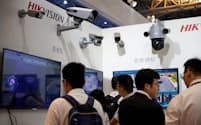 監視カメラメーカーの杭州海康威視数字技術（ハイクビジョン）は、米国の規制対象となる事態に備えているという=ロイター