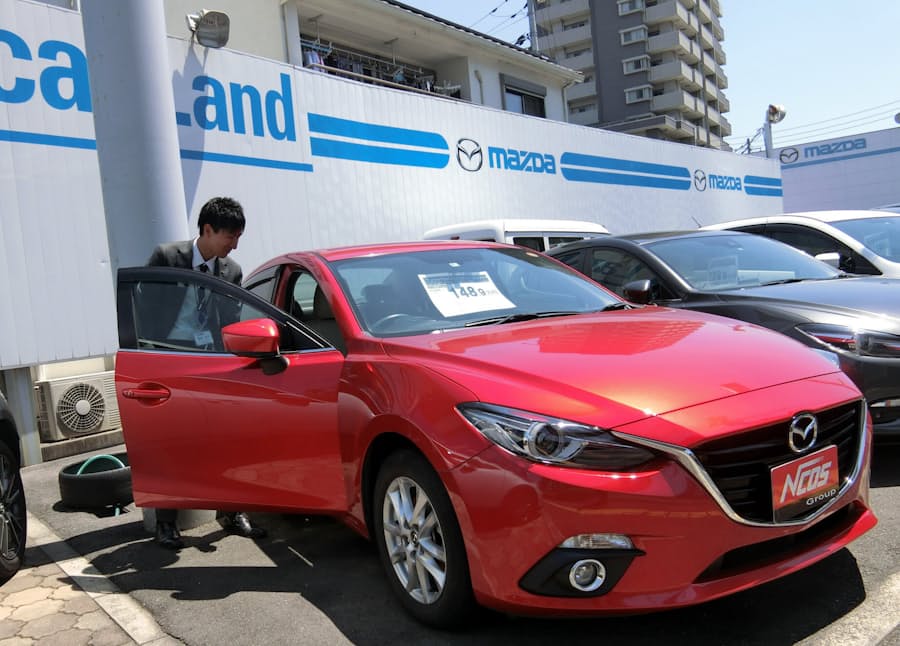 他社買えない マツダ地獄 脱却 中古価格が安定 日本経済新聞