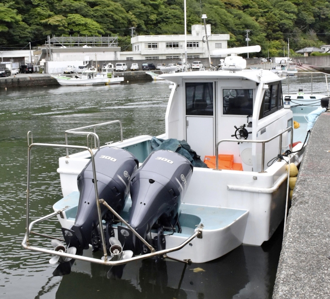 船舶から覚醒剤約1トン押収 過去最大量か 警視庁 日本経済新聞