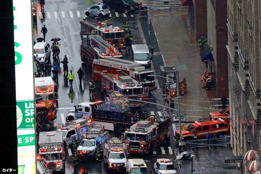 Nyの高層ビル屋上にヘリ衝突 搭乗者1人死亡 日本経済新聞