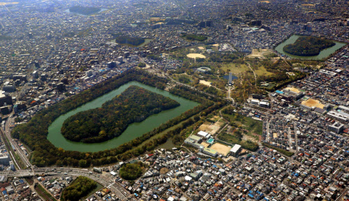 天皇陵の素顔 下 誰が被葬者か 続く議論 日本経済新聞