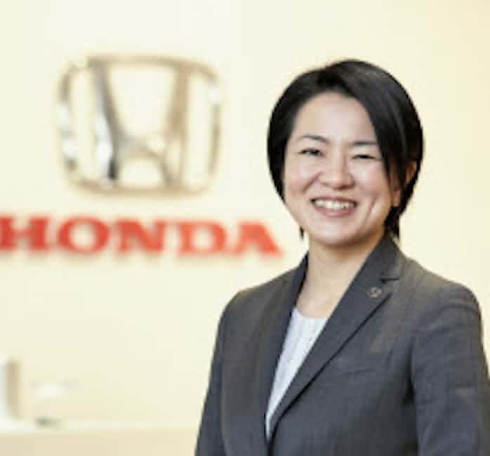 ホンダ革新店 原動力は女性 納車にサプライズも 日本経済新聞
