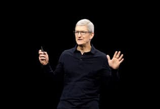 米IT大手をたびたび批判するトランプ氏もアップルのクック氏は評価する=AP 米IT大手をたびたび批判するトランプ氏もアップルのクック氏は評価する=AP