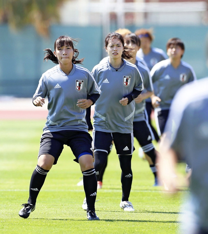 なでしこ W杯イングランド戦へ 攻守の切り替え鍵 日本経済新聞