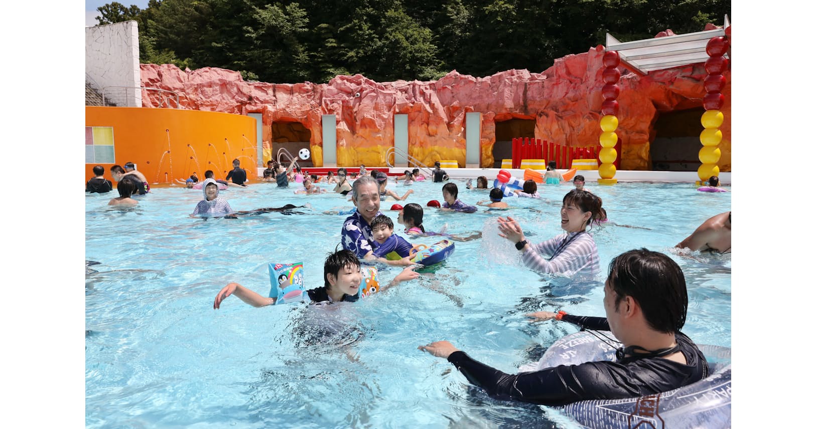 露天やスライダー 3世代で楽しい天然温泉スパ12選 Nikkei Style 露天やスライダー 3世代で楽しい天然温泉スパ12選 Nikkei Style