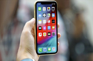 対中関税第4弾はスマホなど生活に身近なIT機器も対象=AP 対中関税第4弾はスマホなど生活に身近なIT機器も対象=AP