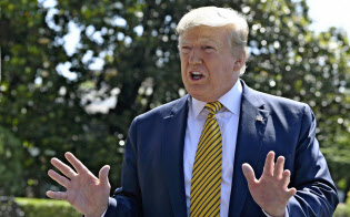 22日、トランプ米大統領は「イランを再び偉大にしよう」とも語った(ワシントン)=AP 22日、トランプ米大統領は「イランを再び偉大にしよう」とも語った(ワシントン)=AP