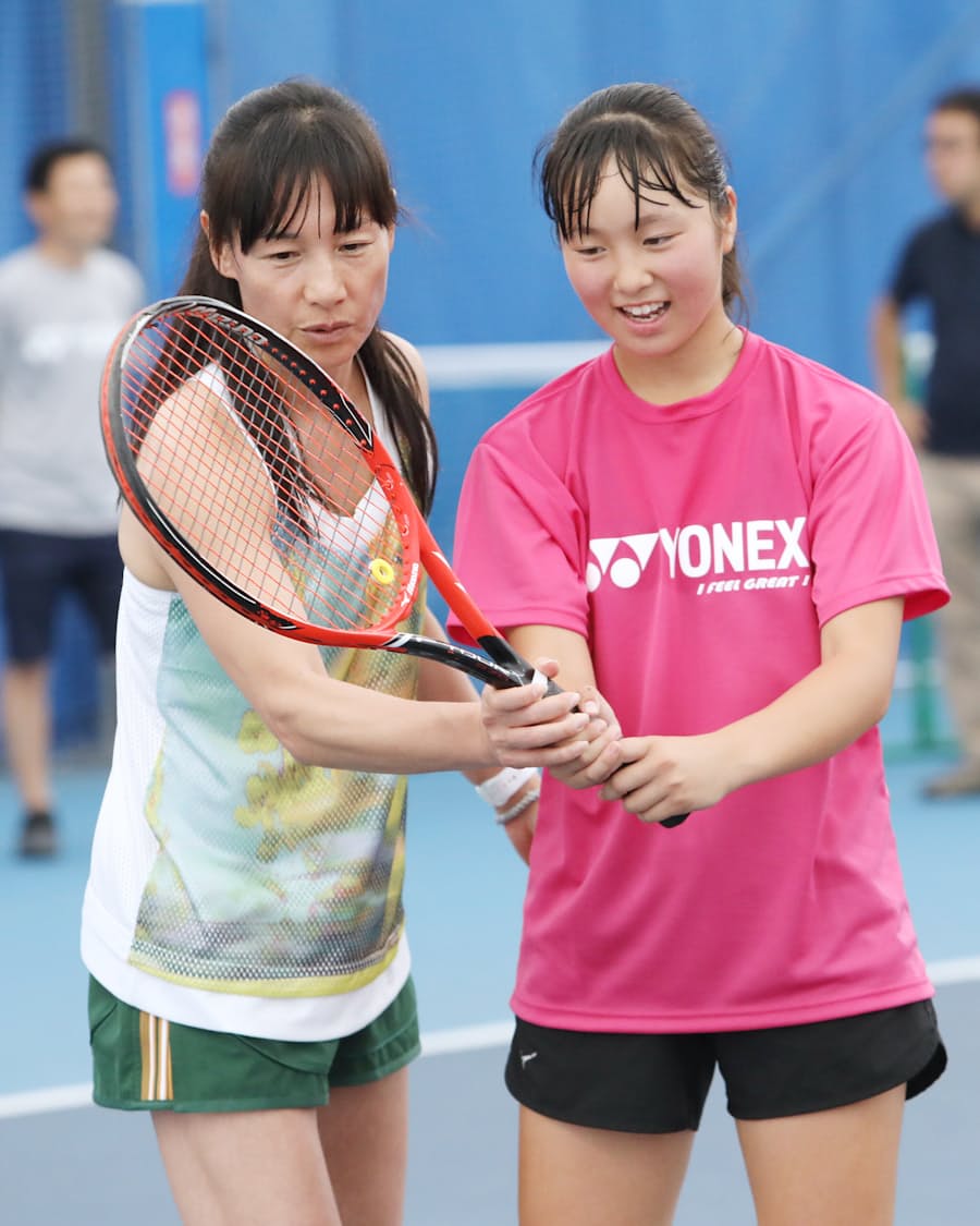 テニス伊達公子さん ジュニア育成に情熱 日本経済新聞