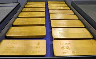 米・イランの緊張関係が長引くとの懸念から金を買う動きが強まった=ロイター 米・イランの緊張関係が長引くとの懸念から金を買う動きが強まった=ロイター