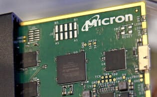 半導体メモリーを主力とする米マイクロンはファーウェイ向けの出荷を一部再開した=ロイター 半導体メモリーを主力とする米マイクロンはファーウェイ向けの出荷を一部再開した=ロイター