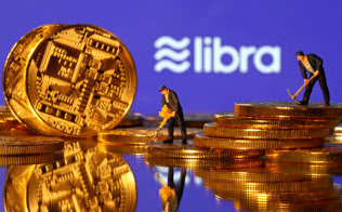 各規制当局はフェイスブックの仮想通貨に対して厳しい規制なしには認めない方向に傾いている=ロイター 各規制当局はフェイスブックの仮想通貨に対して厳しい規制なしには認めない方向に傾いている=ロイター
