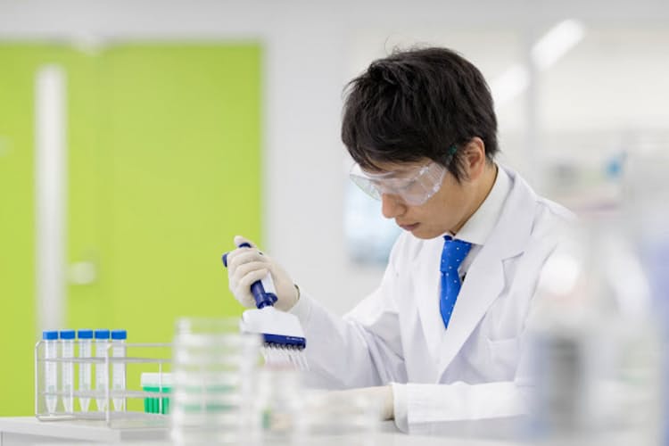 がんゲノム医療が保険適用 新たな治療に光は差すか Nikkei Style がんゲノム医療が保険適用 新たな治療に光は差すか Nikkei Style