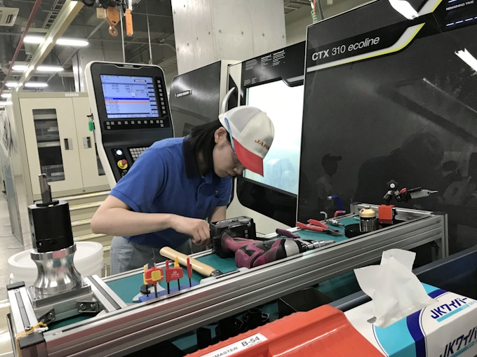 技能五輪の国際大会 トヨタ社員6人が出場へ 日本経済新聞