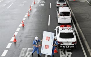 G20大阪サミットが終わり、交通規制が解除される阪神高速道路の法円坂入り口（30日午後、大阪市）