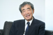 松本晃氏は、カルビーの社員に「学ぶ楽しさを伝えたかった」と話す