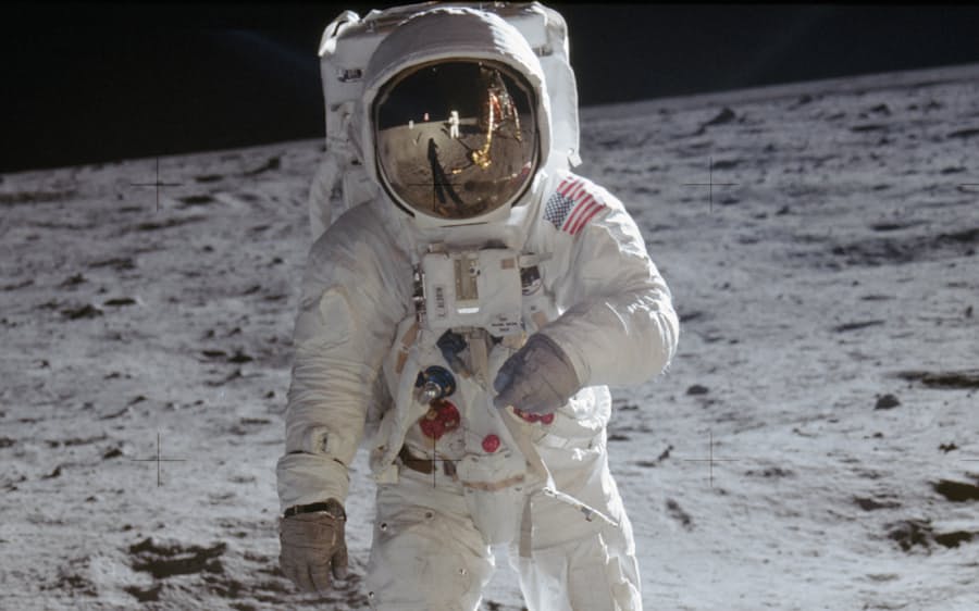 アポロ月着陸50年 写真で見る宇宙開発史 日本経済新聞