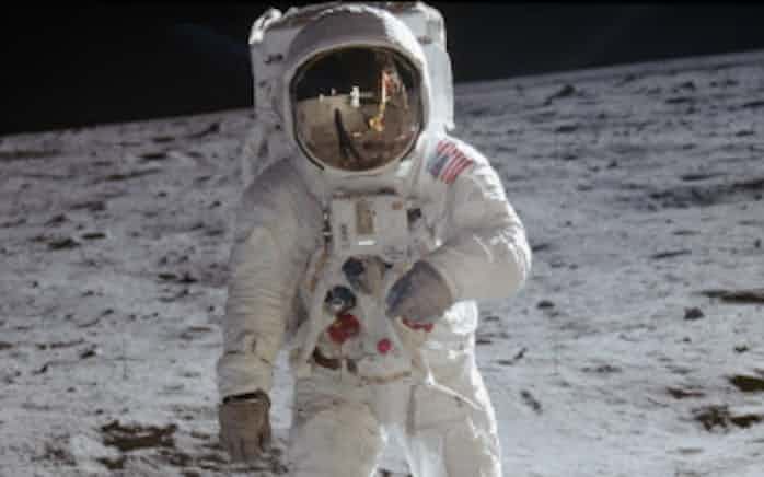 アポロ月着陸50年 写真で見る宇宙開発史 日本経済新聞