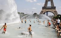 欧州を熱波が襲い、フランスでは史上最高気温を記録した（6月25日、パリ）=ロイター