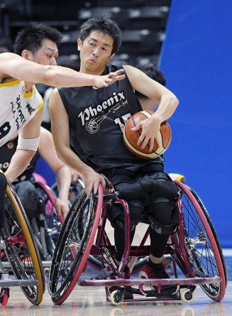 車いすバスケ日本選手権 健常者参戦で底上げ 日本経済新聞