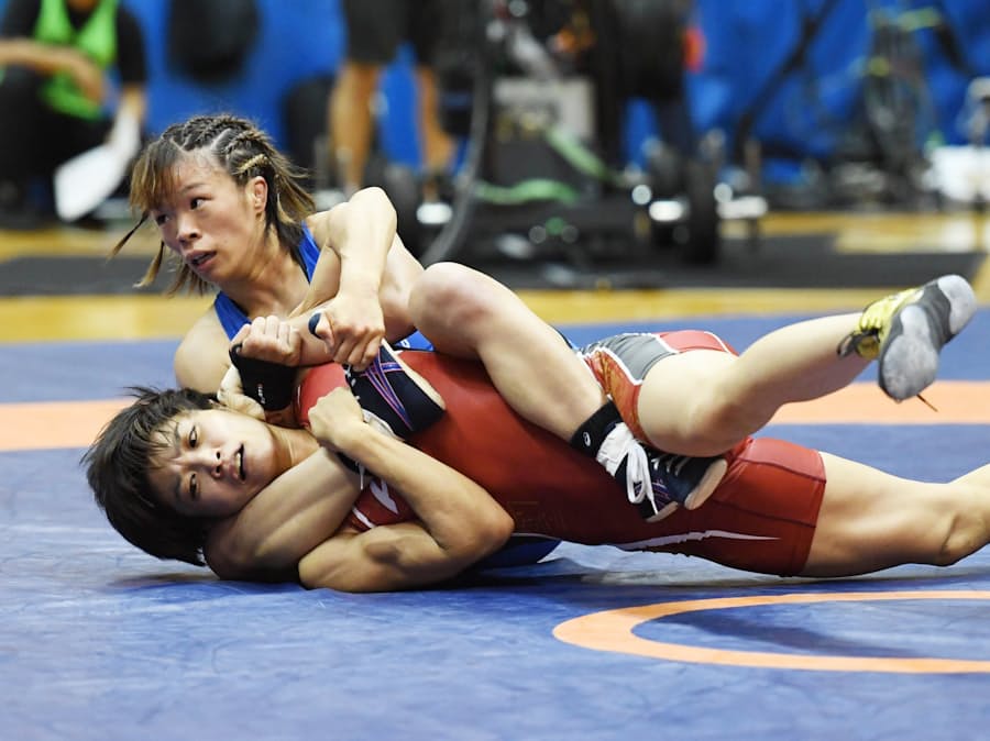 レスリング伊調 敗れる 世界選手権代表逃す 日本経済新聞