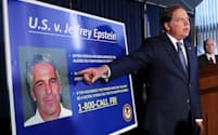 米ニューヨーク州の検察当局は、性的虐待の罪で富豪のジェフリー・エプスタイン氏を起訴した=ロイター