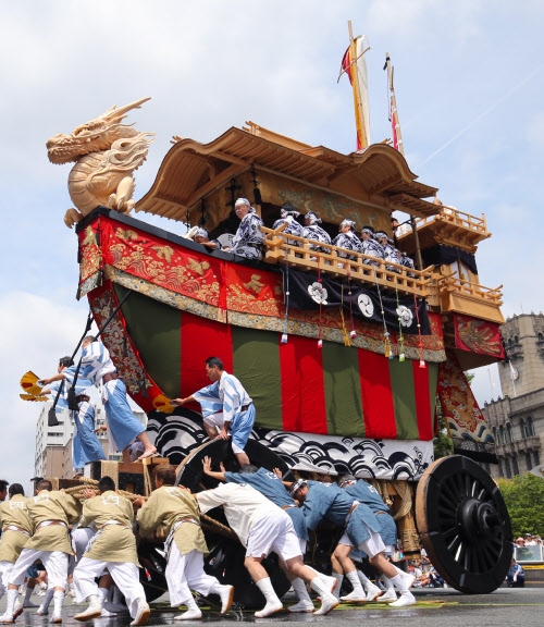 横山華山 祇園祭礼図巻 大船鉾の復活 支えた精緻 日本経済新聞