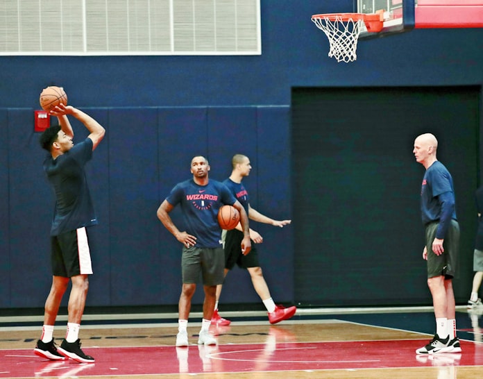 バスケ フリースローは いつも通り何も考えずに 日本経済新聞 バスケ フリースローは いつも通り何も考えずに 日本経済新聞