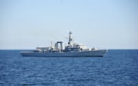 英タンカーを護衛していた英海軍フリゲート艦「モントローズ」（2014年6月）=ロイター