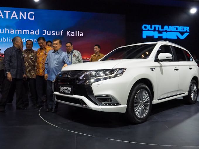 インドネシア国際自動車ショーが開幕 日本経済新聞