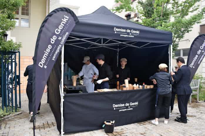 祭りにおしゃれな出店 創作料理提供 ジョイングループ 日本経済新聞