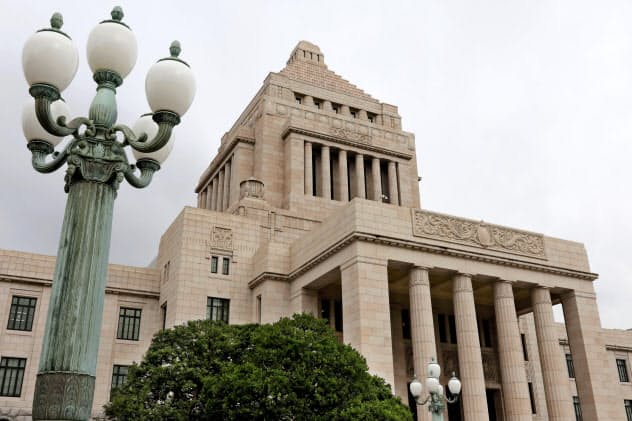 今年の参院選は370人の候補者が124議席を争う。 今年の参院選は370人の候補者が124議席を争う。