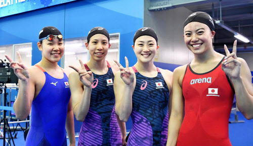 男女400リレーで五輪出場枠を獲得 世界水泳 競泳予選 日本経済新聞 男女400リレーで五輪出場枠を獲得 世界水泳 競泳予選 日本経済新聞